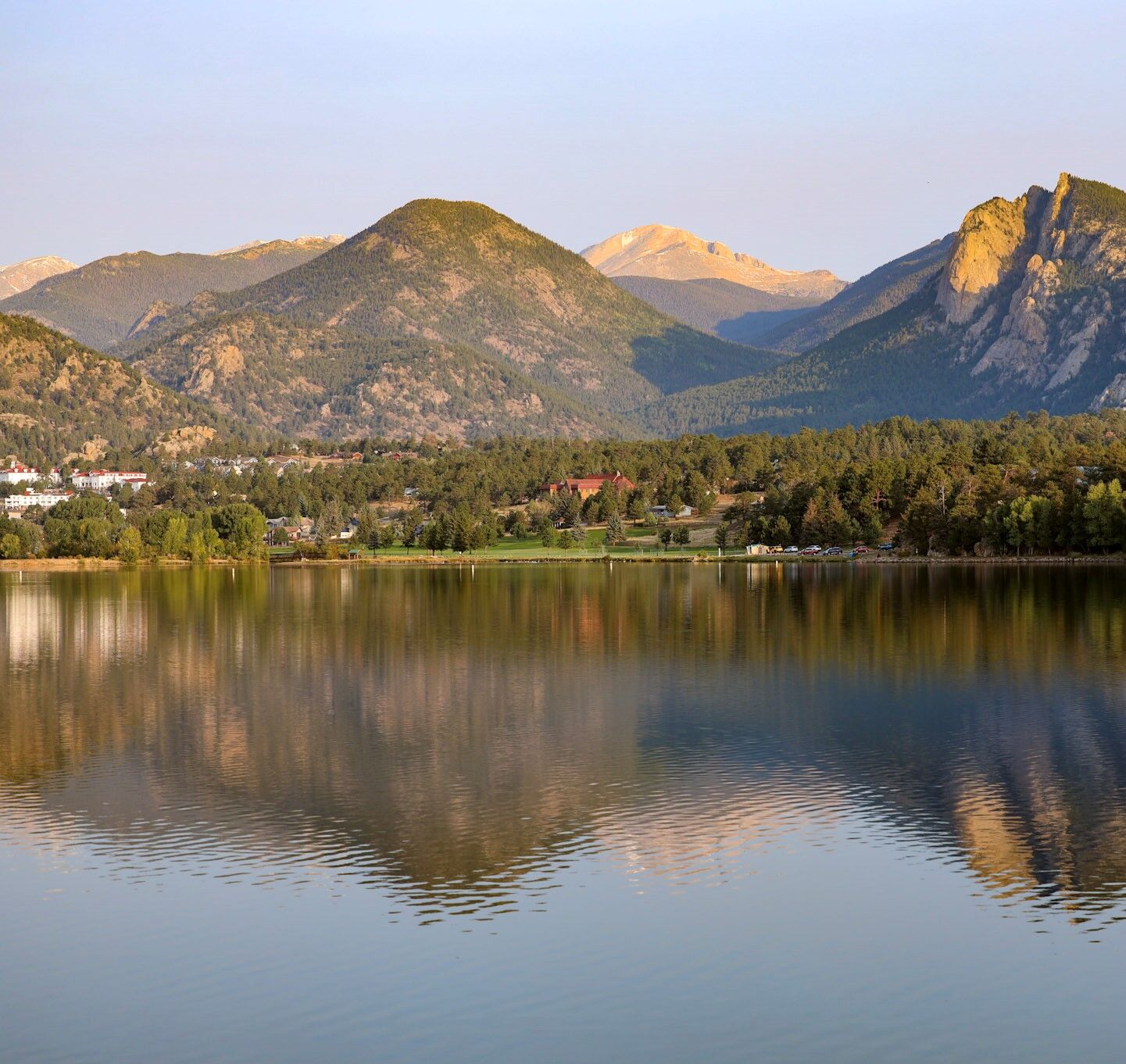 Luxury Estes Park Cabins & Vacation Rentals | Mountain Village at Lake ...